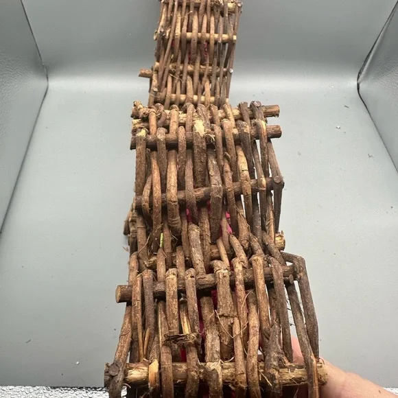 Grapevine triple heart Valentine wreath with paper hearts decor - Picture 5 of 9